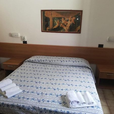 Hotel Arno Кианчано Терме Екстериор снимка
