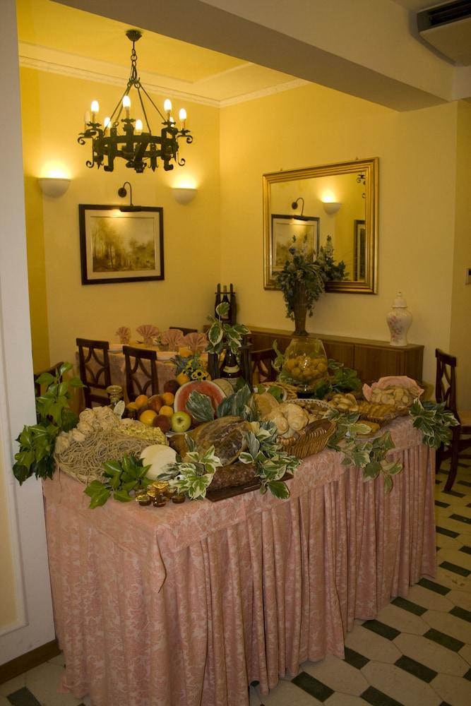 Hotel Arno Кианчано Терме Екстериор снимка
